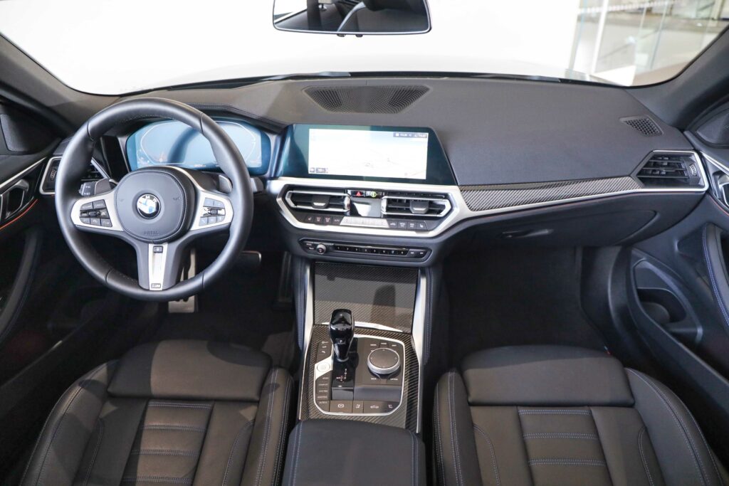 BMW M440i xDrive Convertible