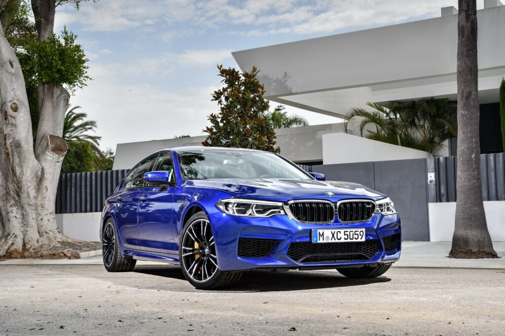 BMW M5 (F90)