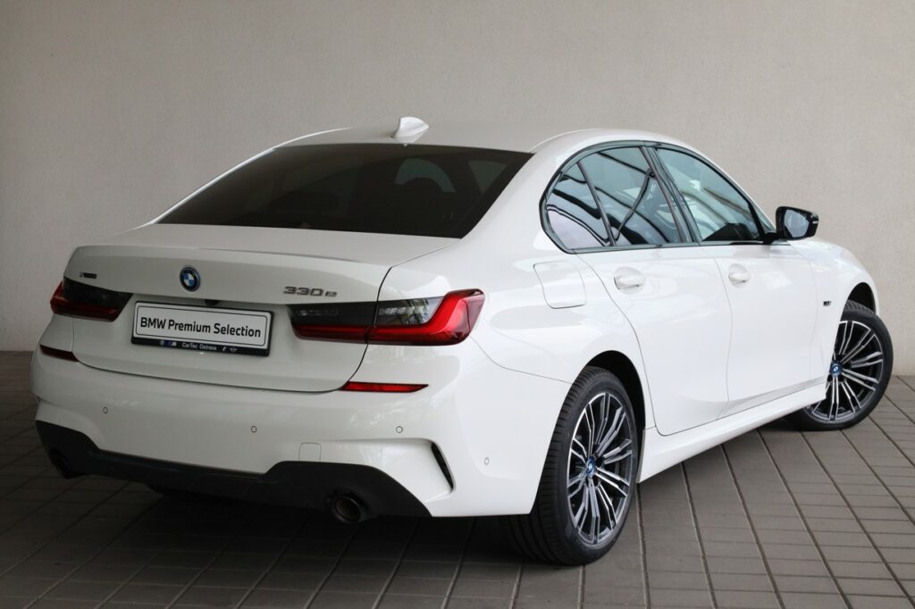 BMW 330e xDrive