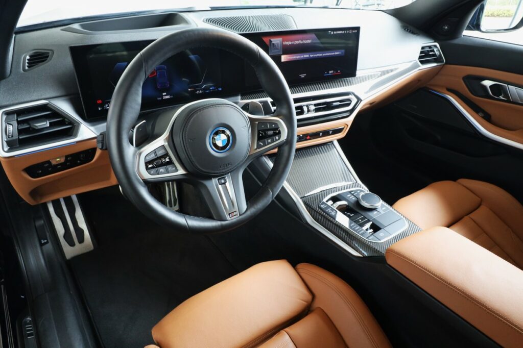 BMW 330e xDrive