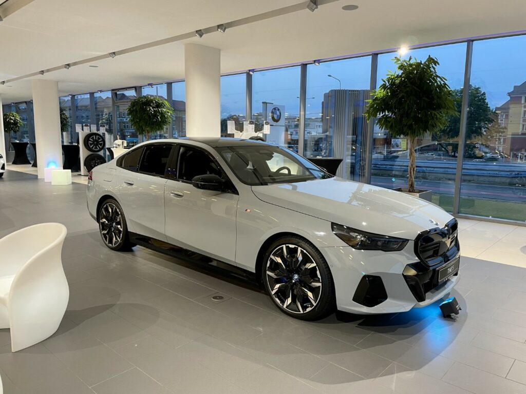 NOVÉ BMW ŘADY 5 ODHALENO | OSTRAVA