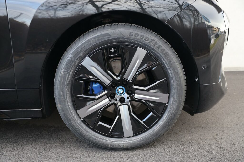 BMW iX xDrive40