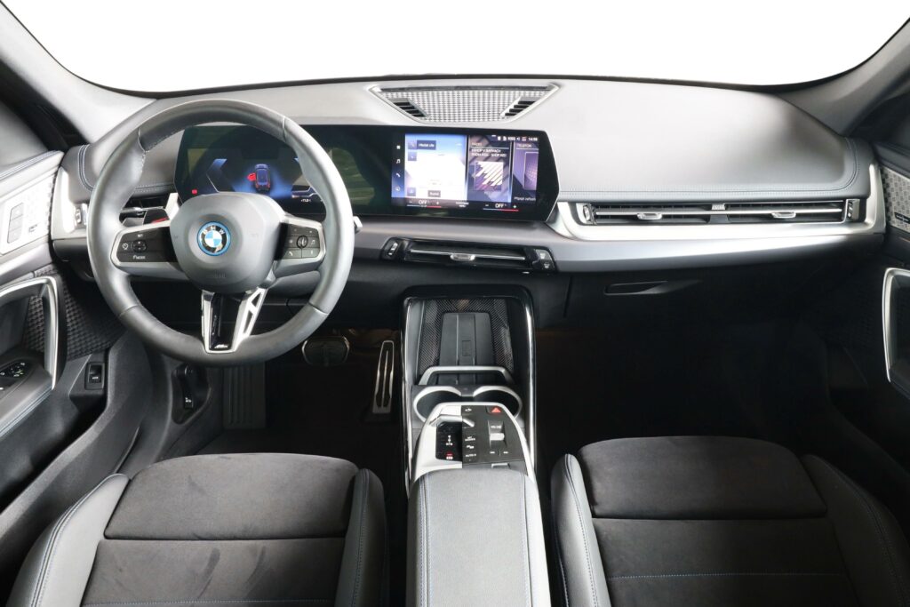 BMW iX1 xDrive30