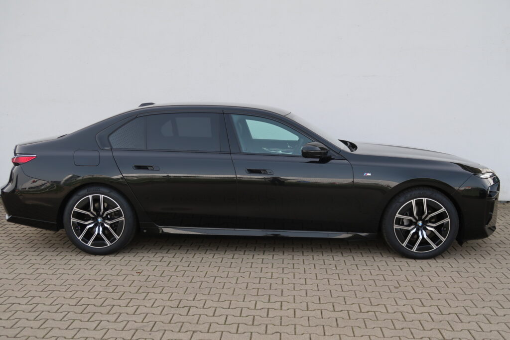 BMW 740d xDrive Sedan