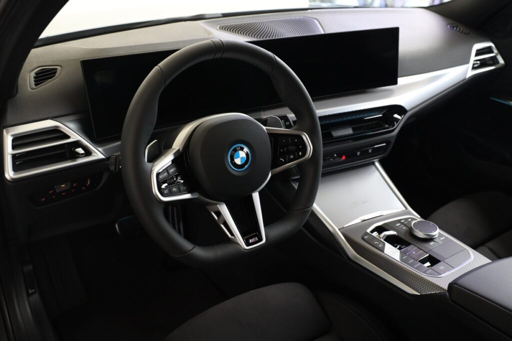 BMW 330e xDrive Touring