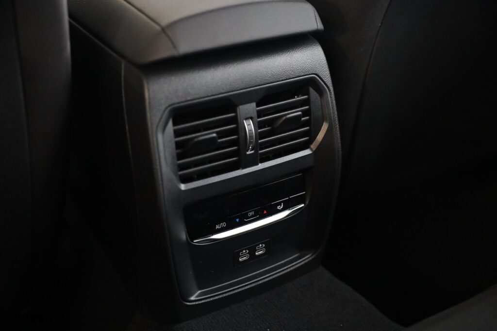 BMW 330e xDrive Touring