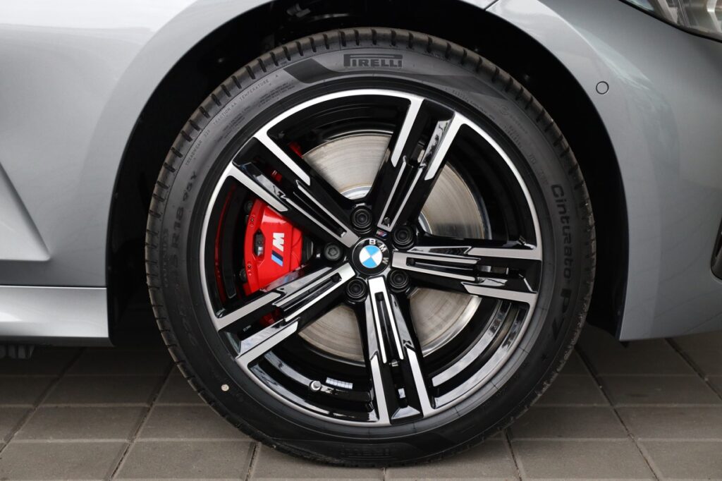 BMW 330e xDrive Touring