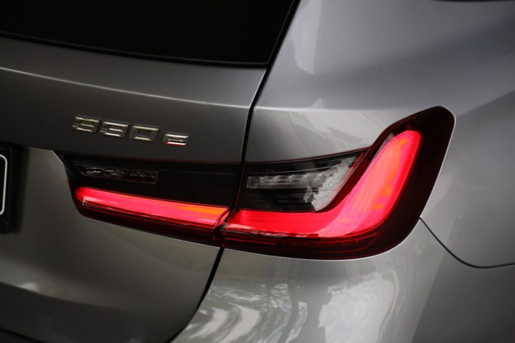BMW 330e xDrive Touring