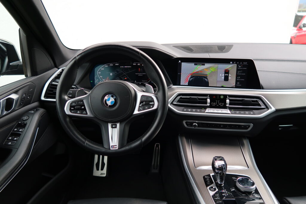 BMW X5 M50i