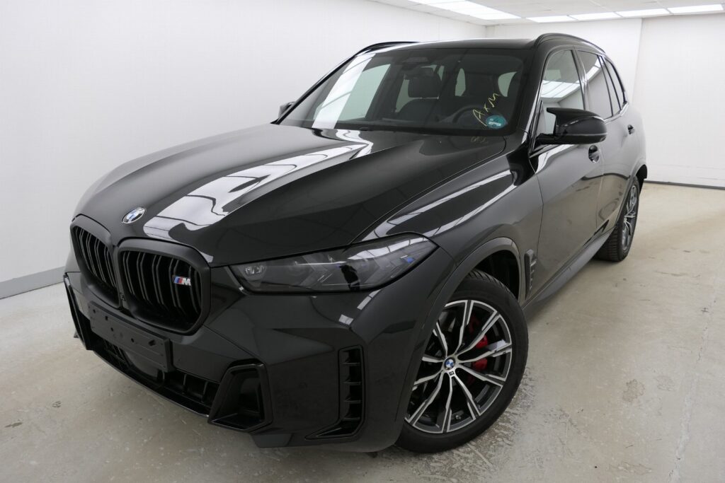 BMW X5 M60i