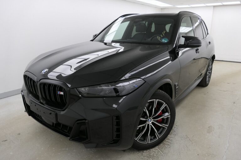BMW X5 M60i