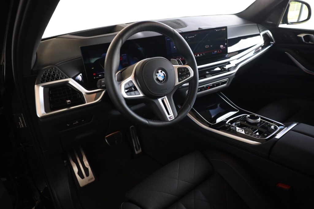 BMW X5 M60i