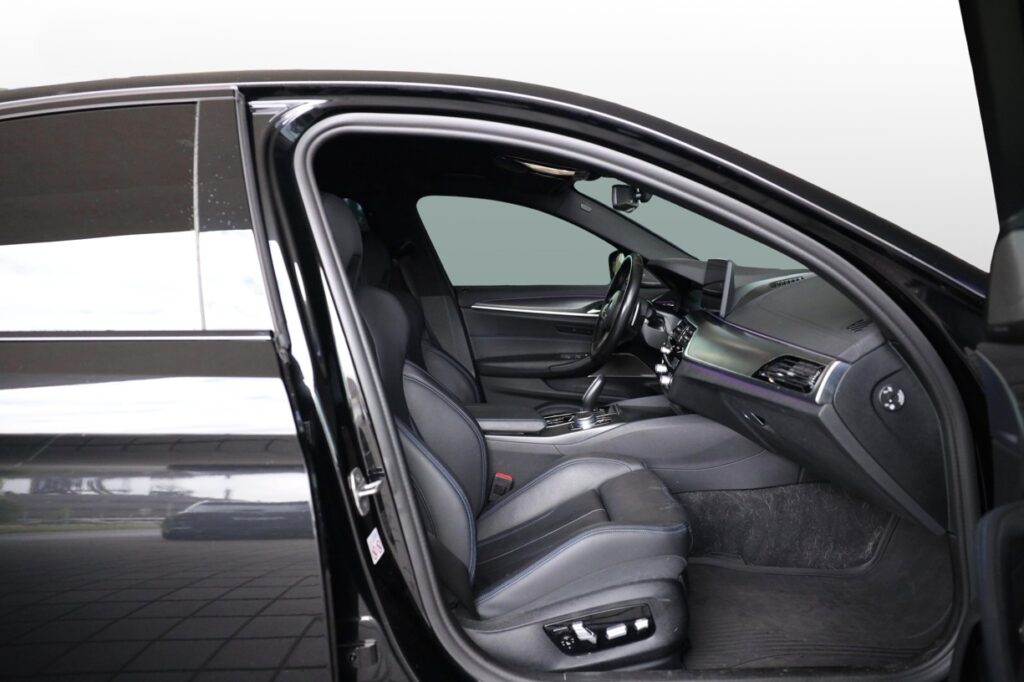 BMW M550i xDrive