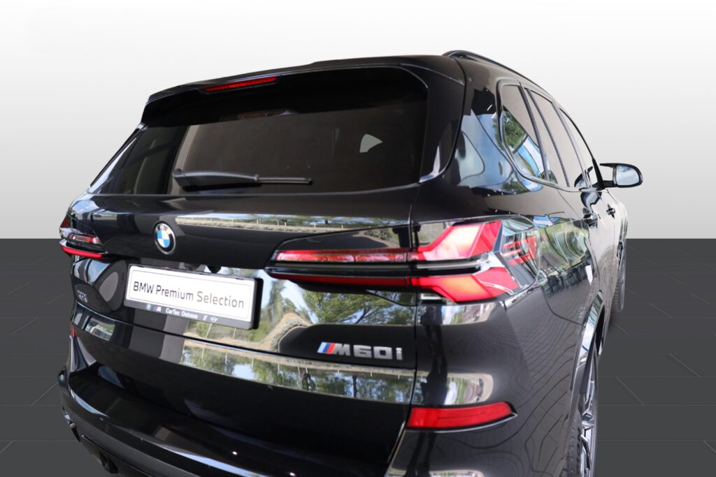 BMW X5 M60i