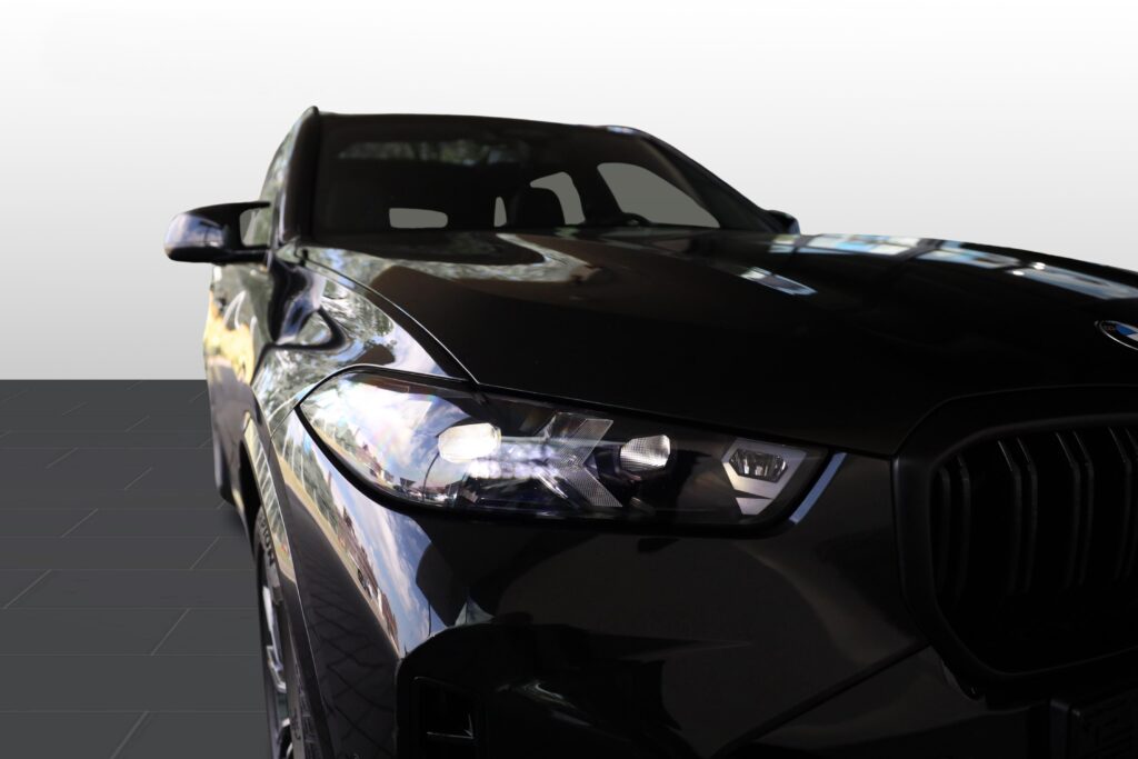 BMW X5 M60i