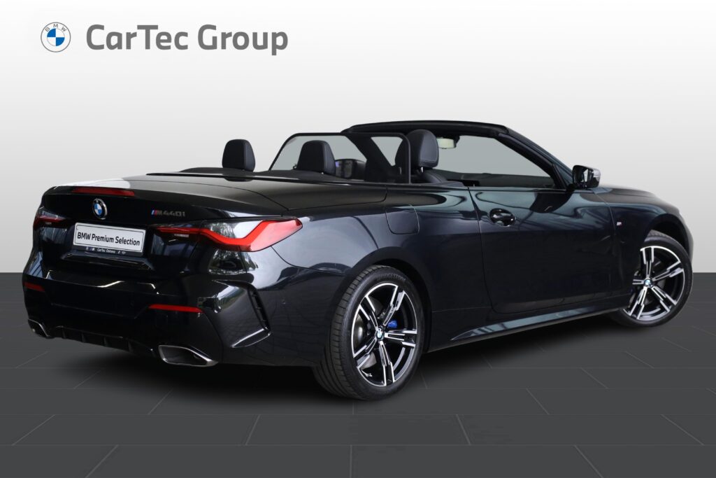 BMW M440i xDrive Convertible