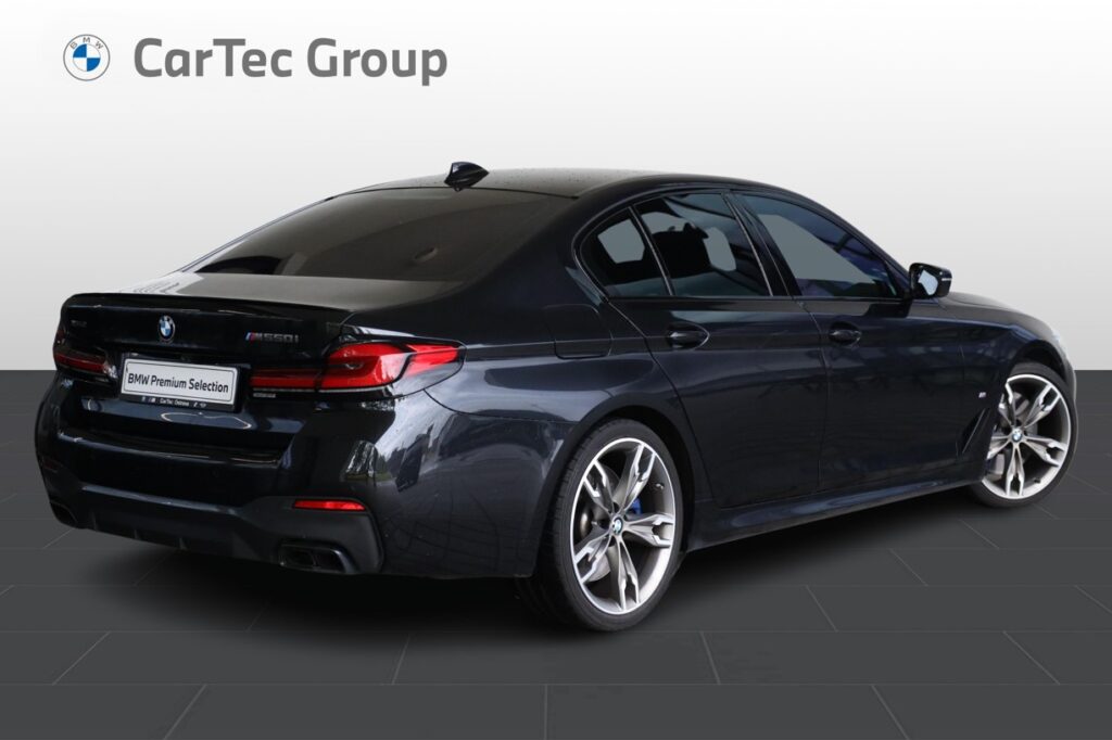 BMW M550i xDrive
