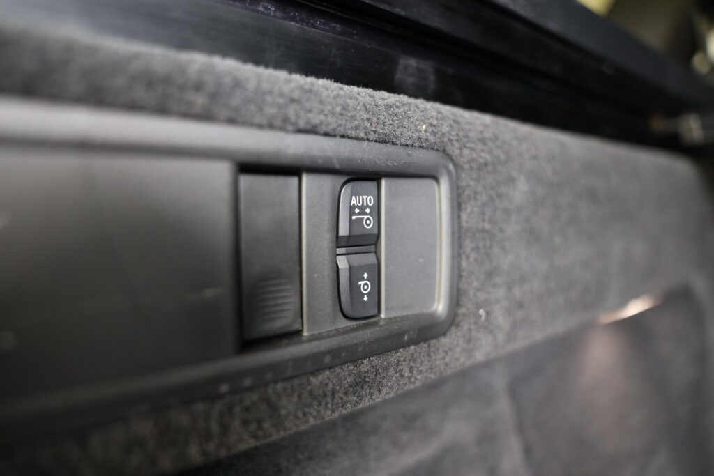 BMW X5 M60i