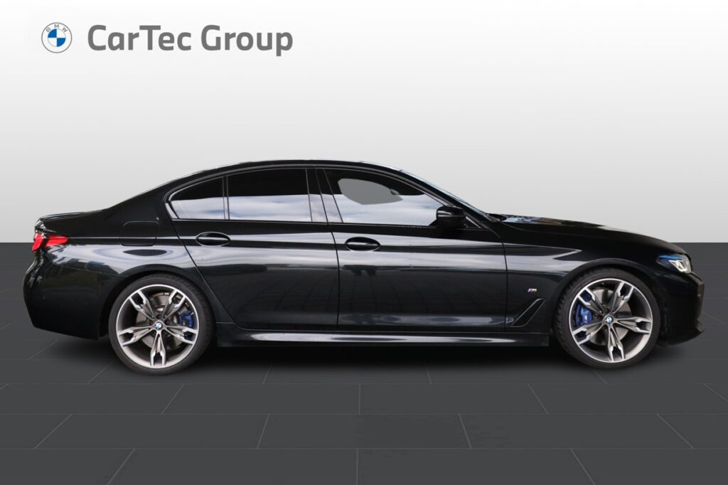 BMW M550i xDrive