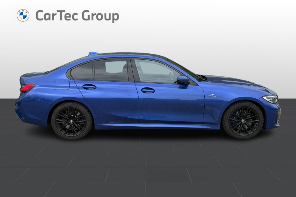 BMW 330i xDrive