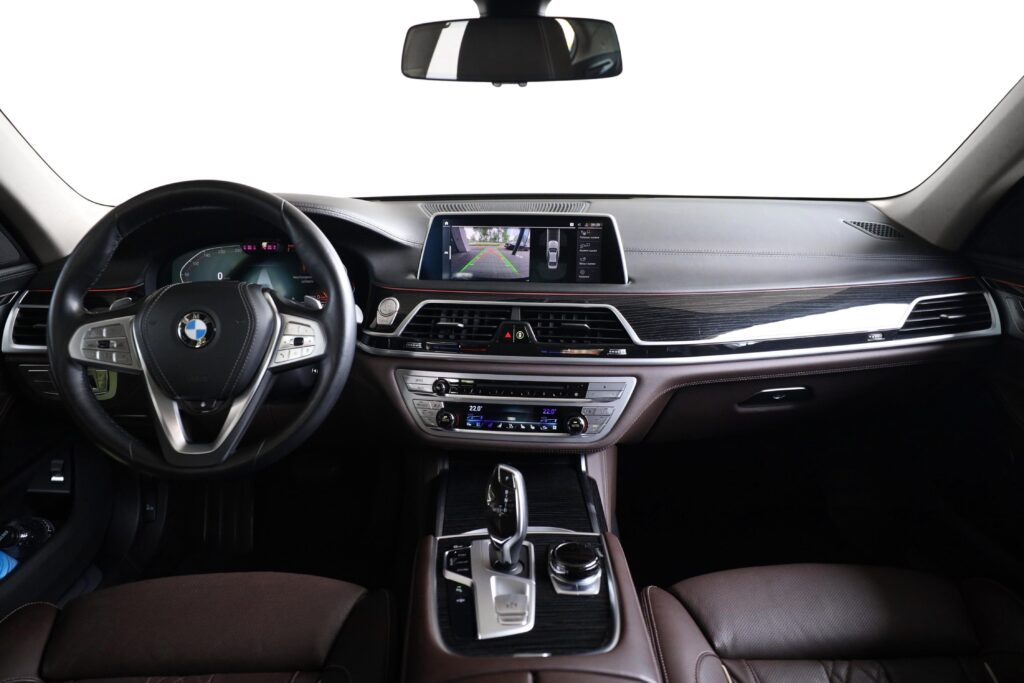 BMW 750i xDrive