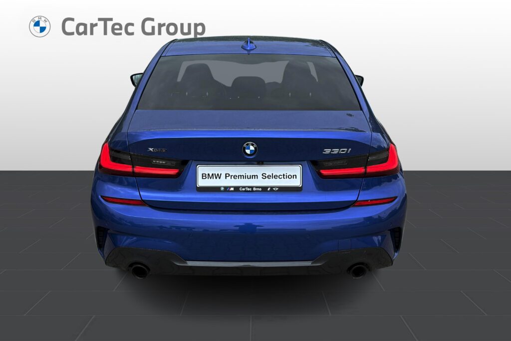 BMW 330i xDrive