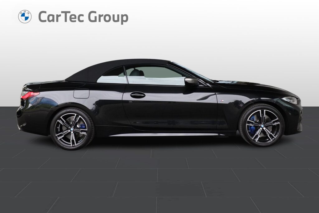 BMW M440i xDrive Convertible