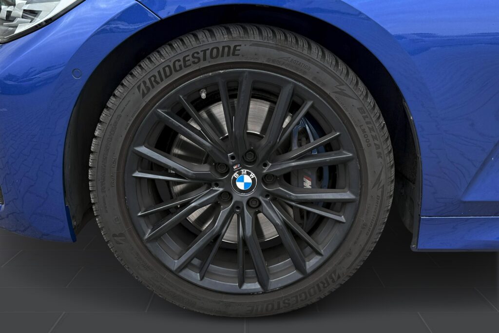 BMW 330i xDrive