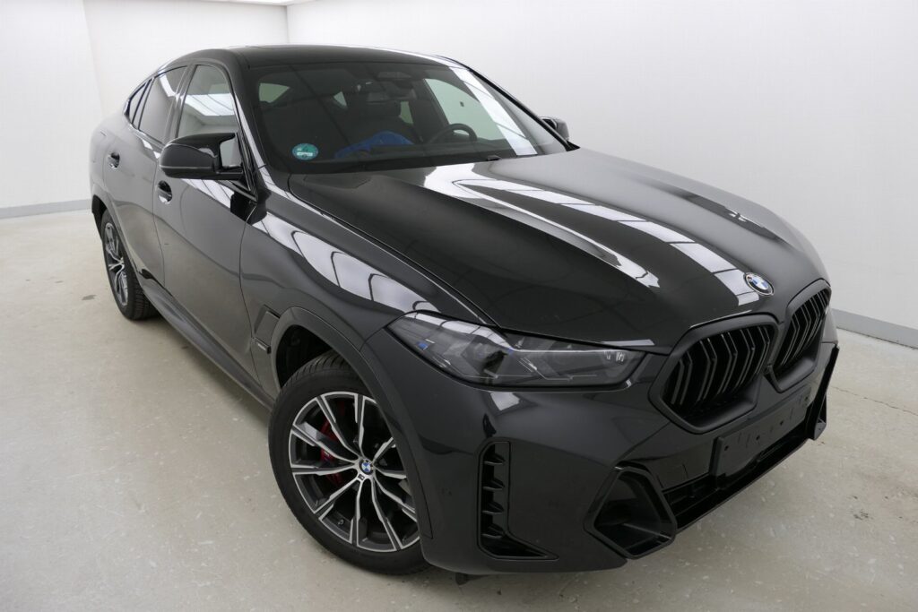 BMW X6 M60i