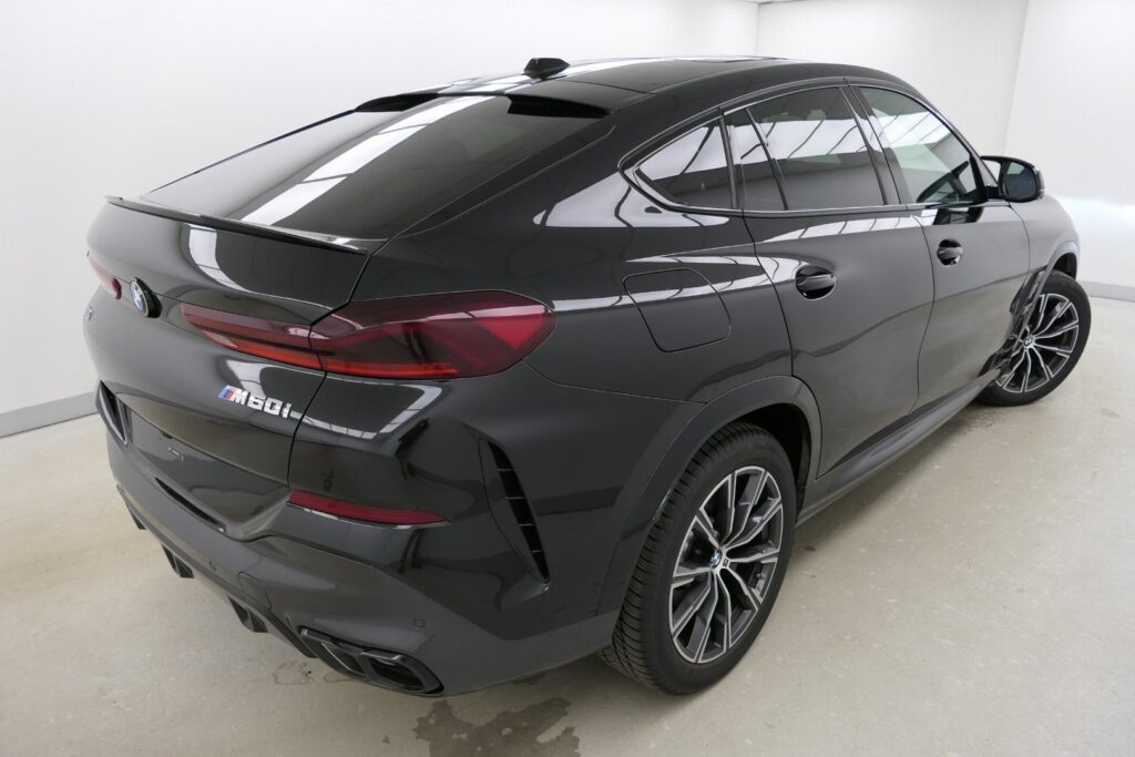 BMW X6 M60i