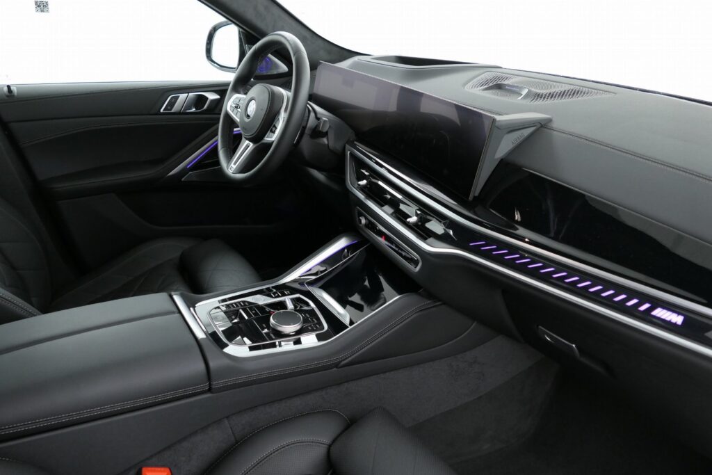 BMW X6 M60i