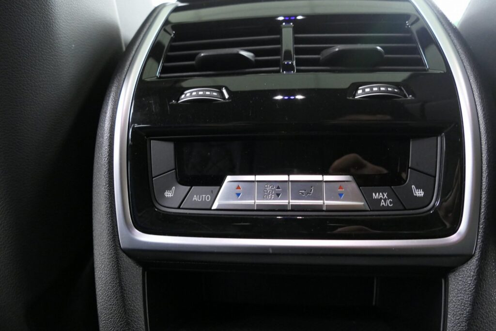 BMW X6 M60i