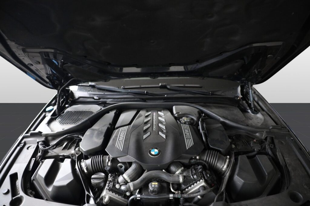 BMW M550i xDrive