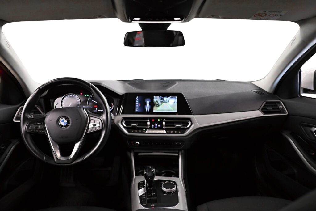 BMW 320i
