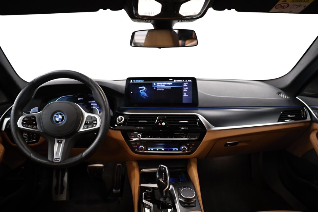 BMW 545e xDrive Sedan