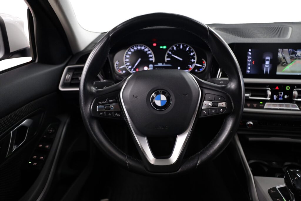 BMW 320i