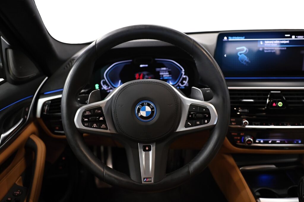 BMW 545e xDrive Sedan
