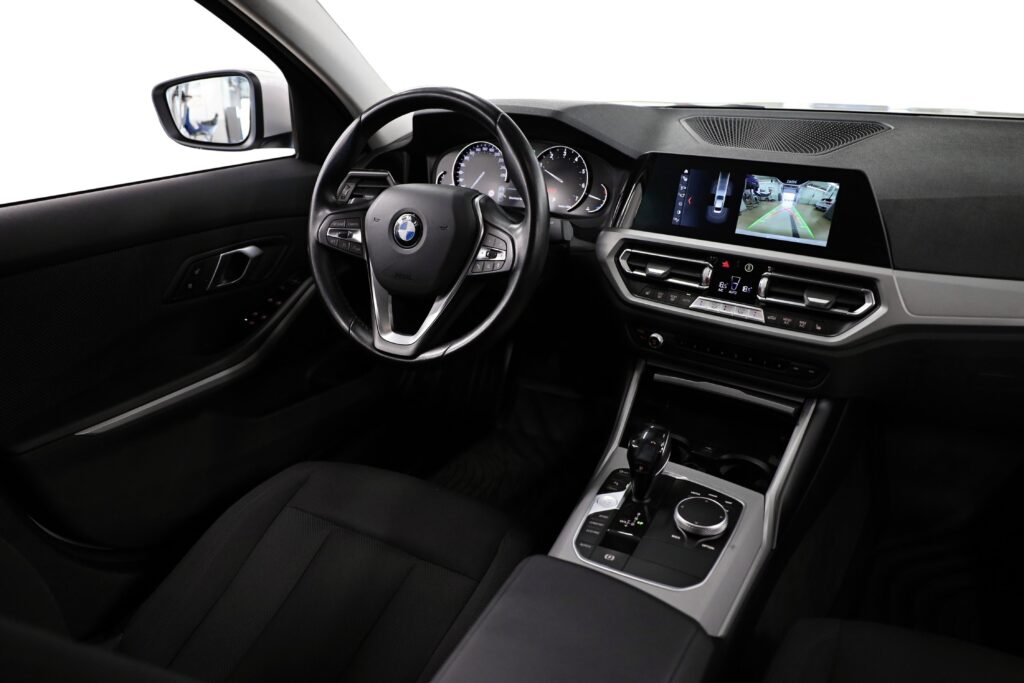 BMW 320i
