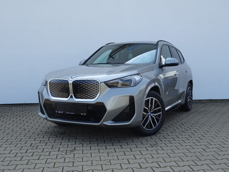 BMW iX1 xDrive30
