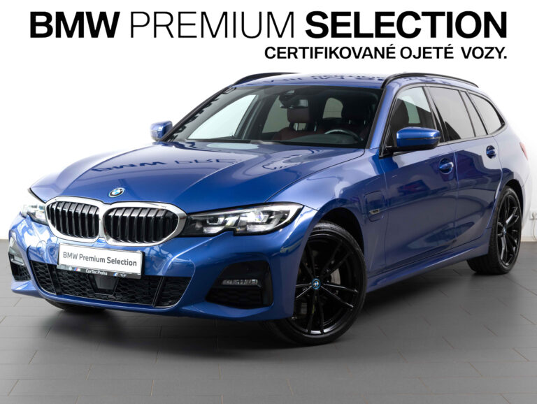 BMW 330e xDrive Touring