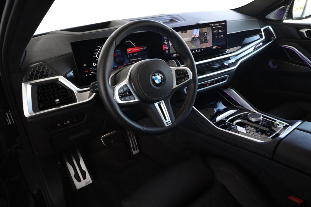 BMW X6 M60i