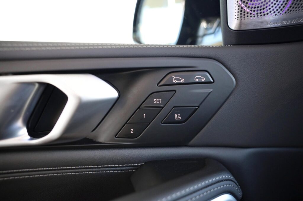 BMW X6 M60i