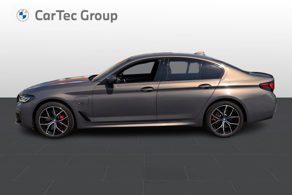 BMW 545e xDrive Sedan
