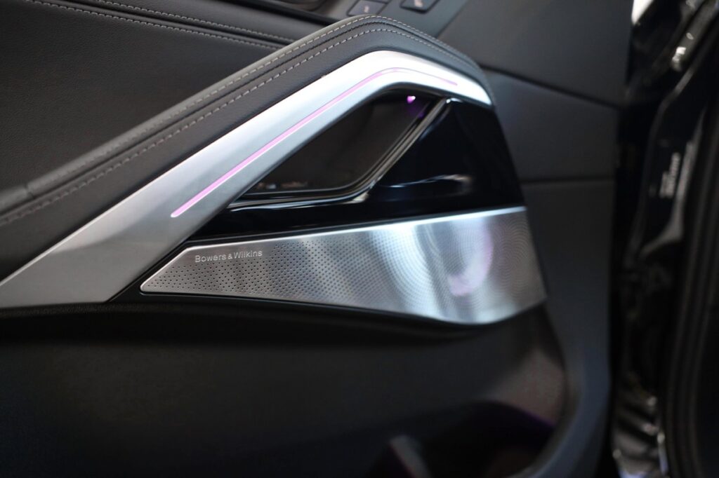BMW X6 M60i