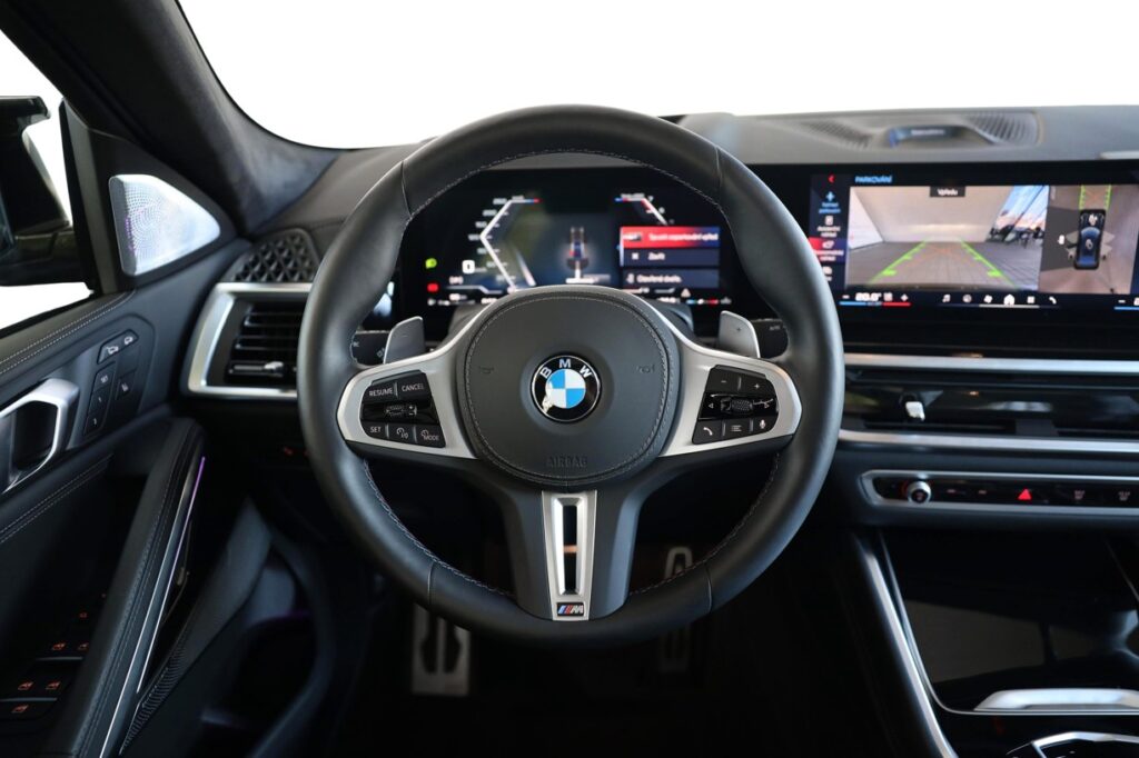 BMW X6 M60i