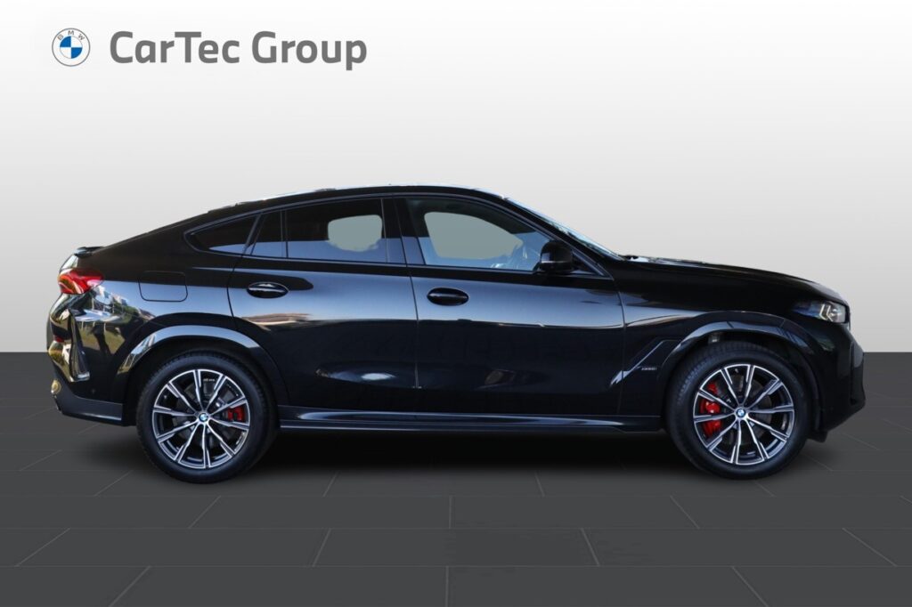 BMW X6 M60i