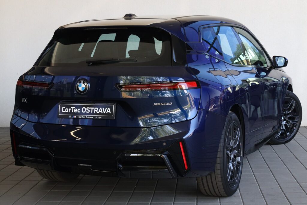 BMW iX xDrive60