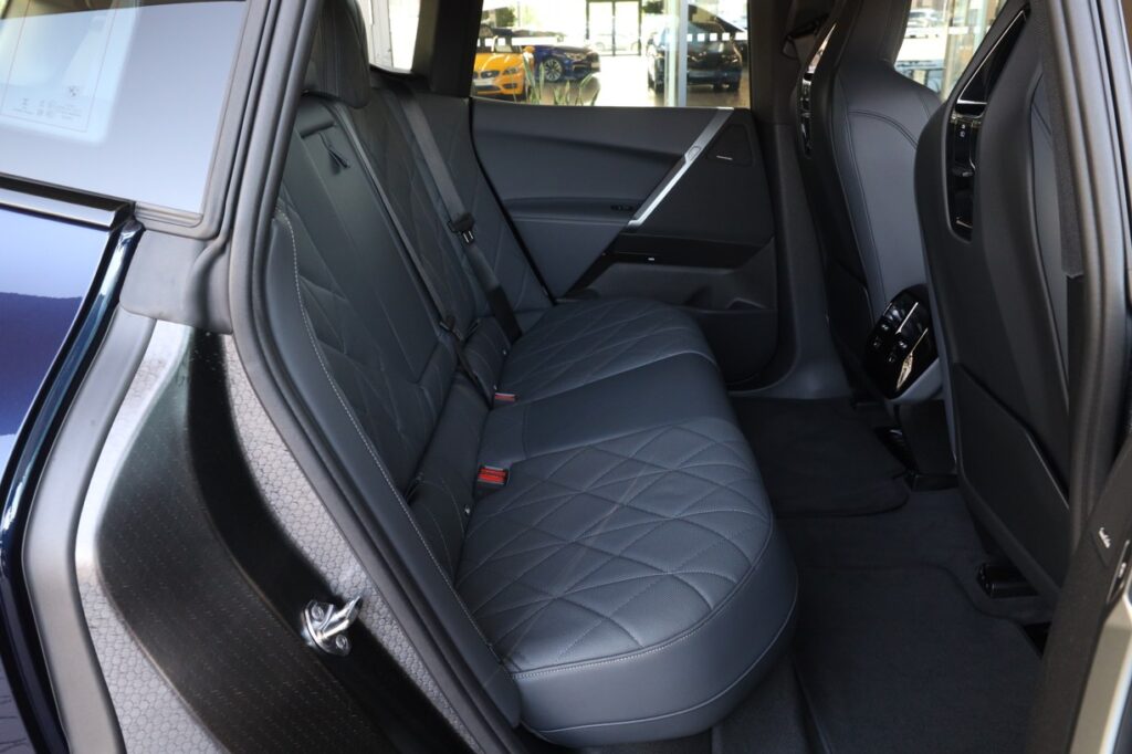BMW iX xDrive60