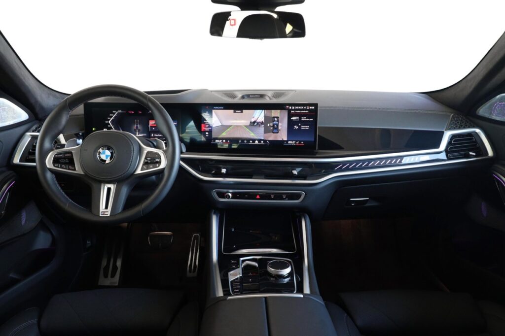 BMW X6 M60i