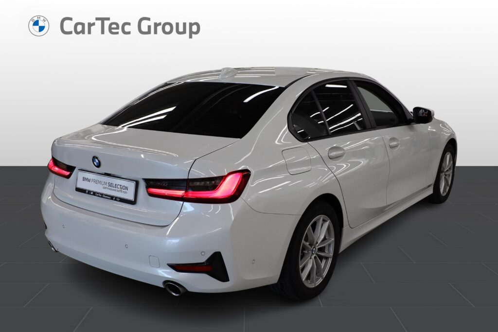BMW 320i
